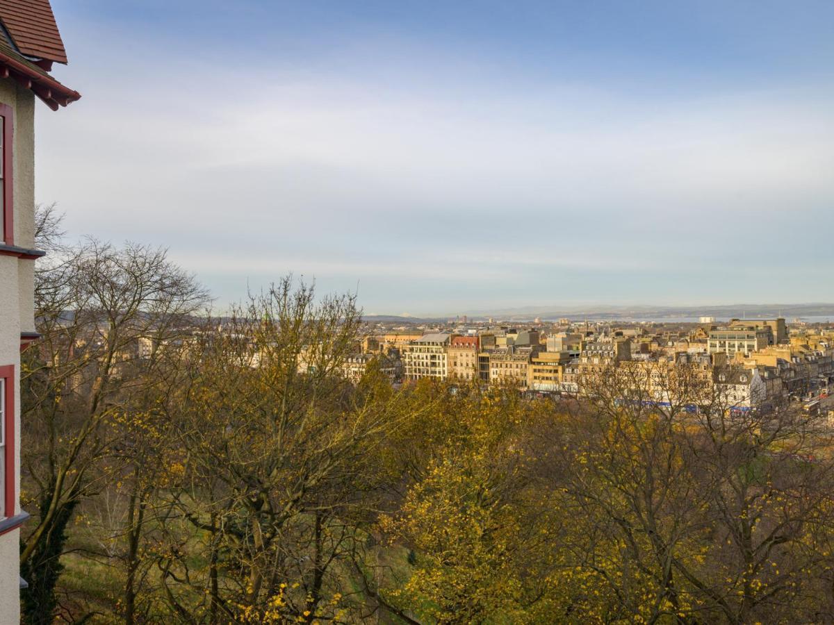 Pass The Keys Historic Ramsay Garden Apt With Balcony Views إدنبرة المظهر الخارجي الصورة