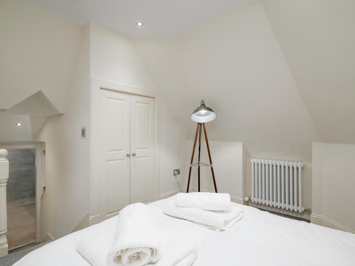 Pass The Keys Historic Ramsay Garden Apt With Balcony Views إدنبرة المظهر الخارجي الصورة
