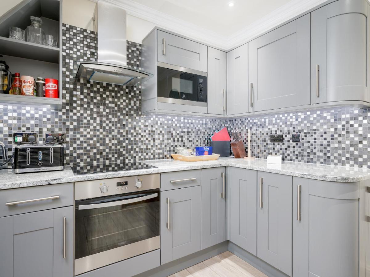 Pass The Keys Historic Ramsay Garden Apt With Balcony Views إدنبرة المظهر الخارجي الصورة
