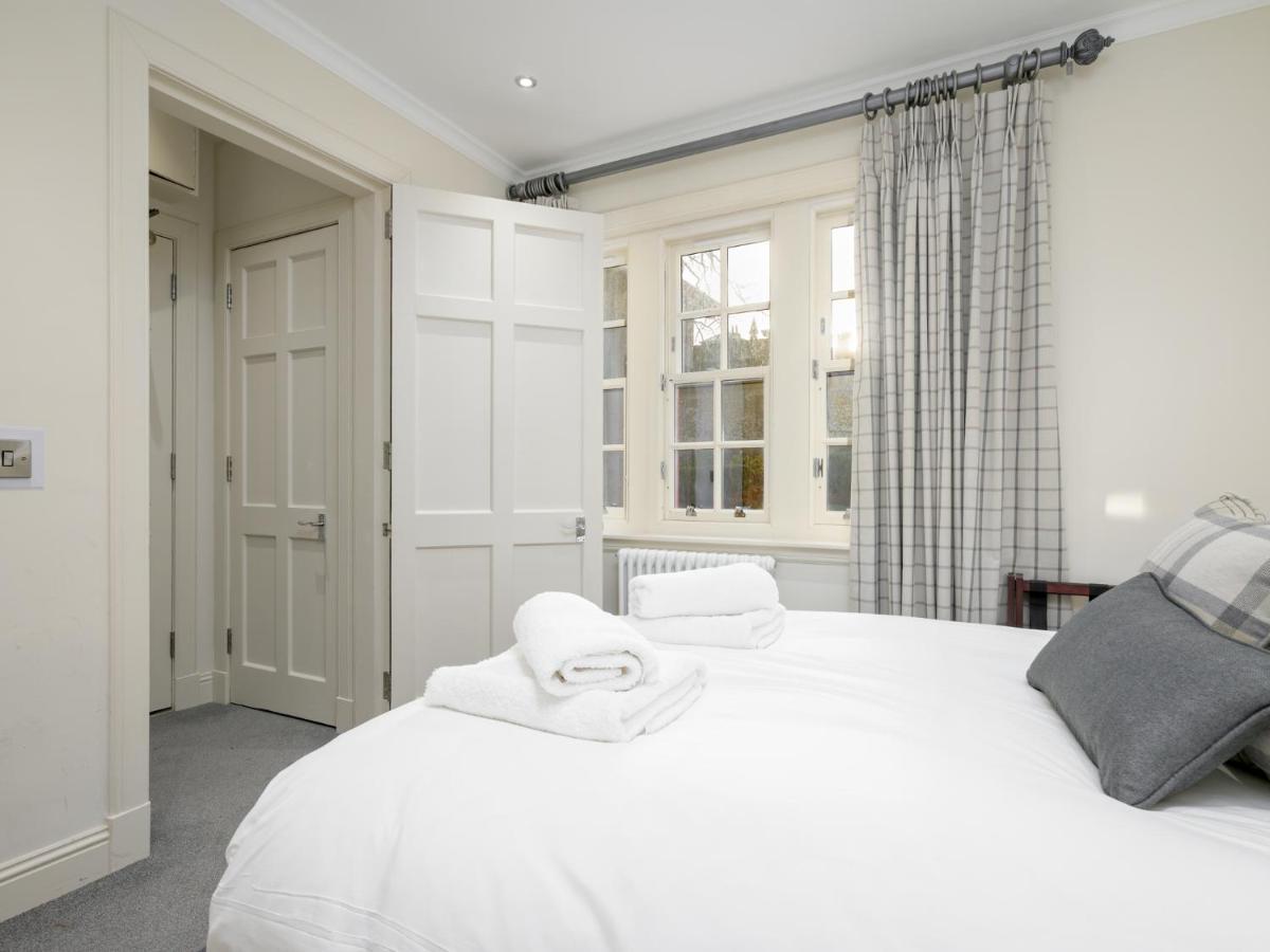 Pass The Keys Historic Ramsay Garden Apt With Balcony Views إدنبرة المظهر الخارجي الصورة